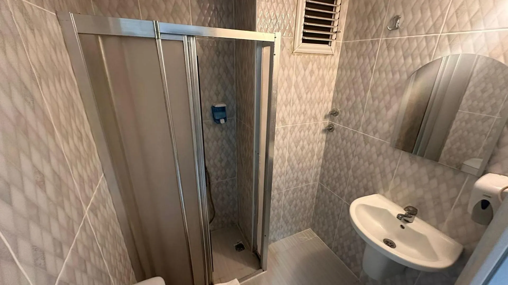 Royal Ezel Hotel Antalya 0*,